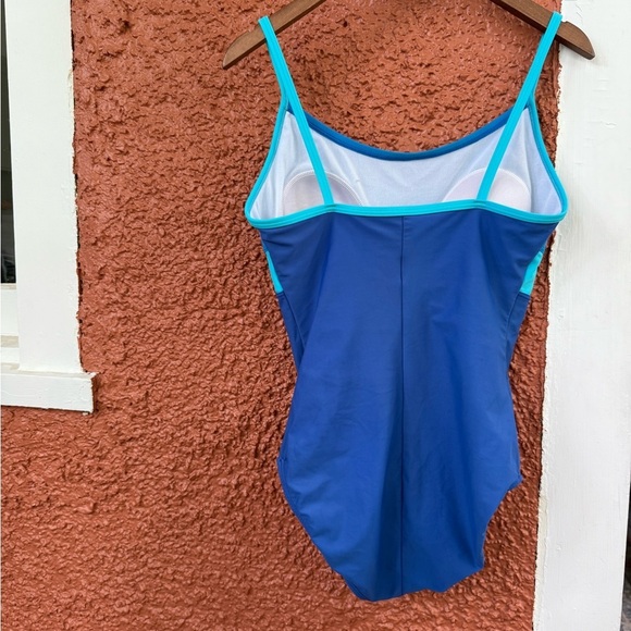 Women’s Speedo One Piece Swimsuit Blue Color Block Size 10 Swimming - Picture 4 of 6